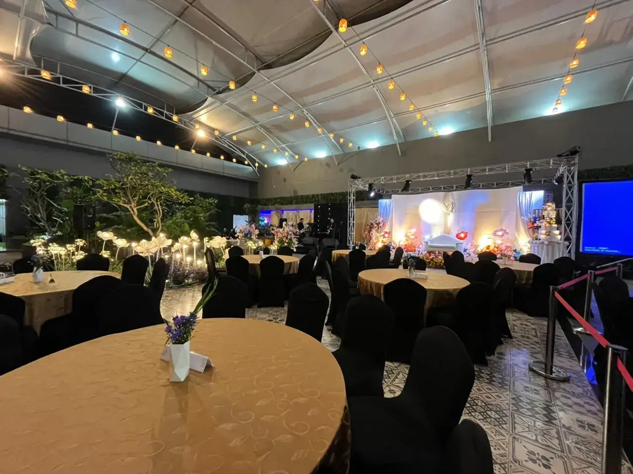 Tren Wedding Outdoor dan Semi Outdoor di Hotel 2026