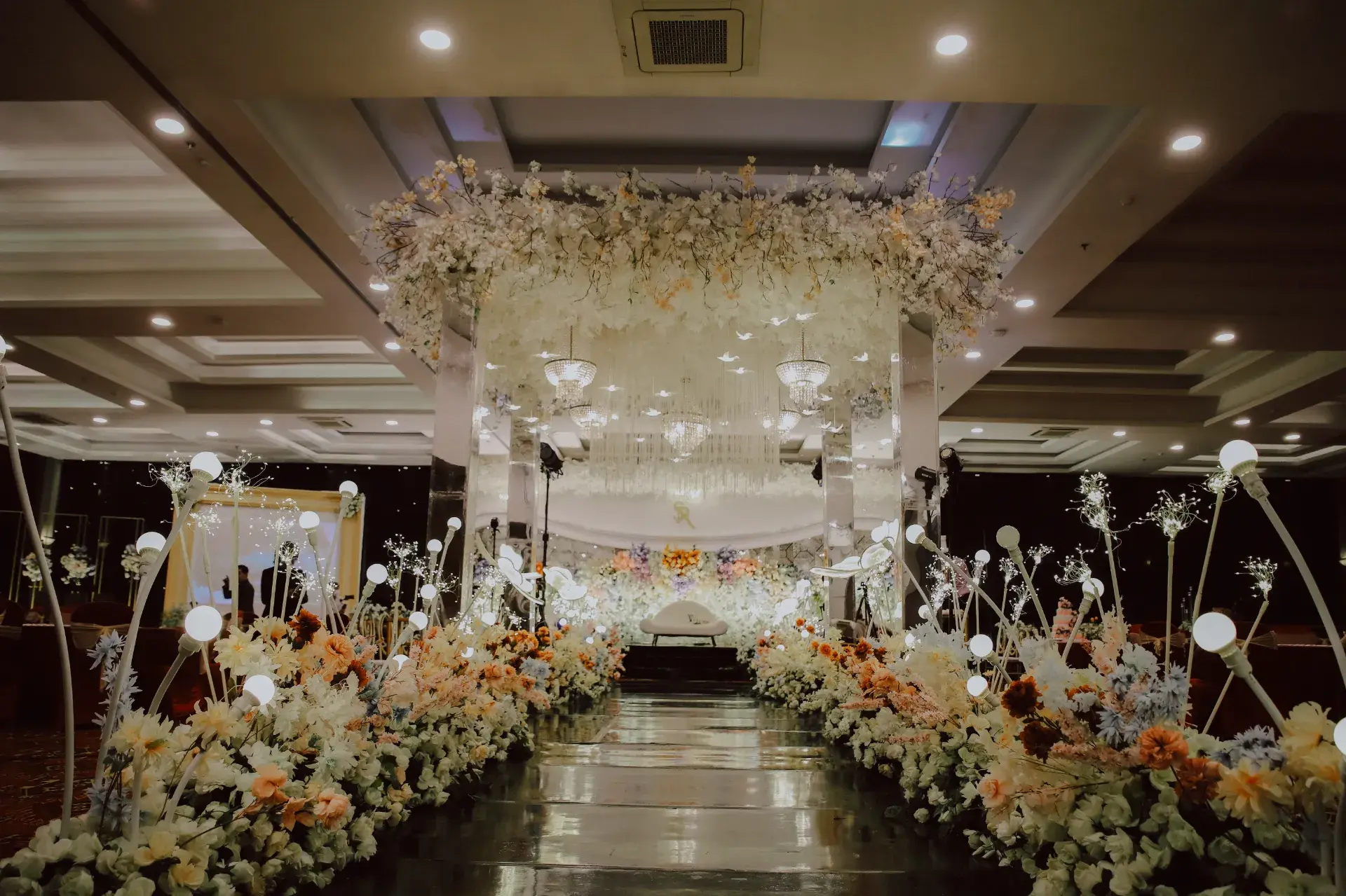 Rose Wedding at Grand Tjokro Balikpapan